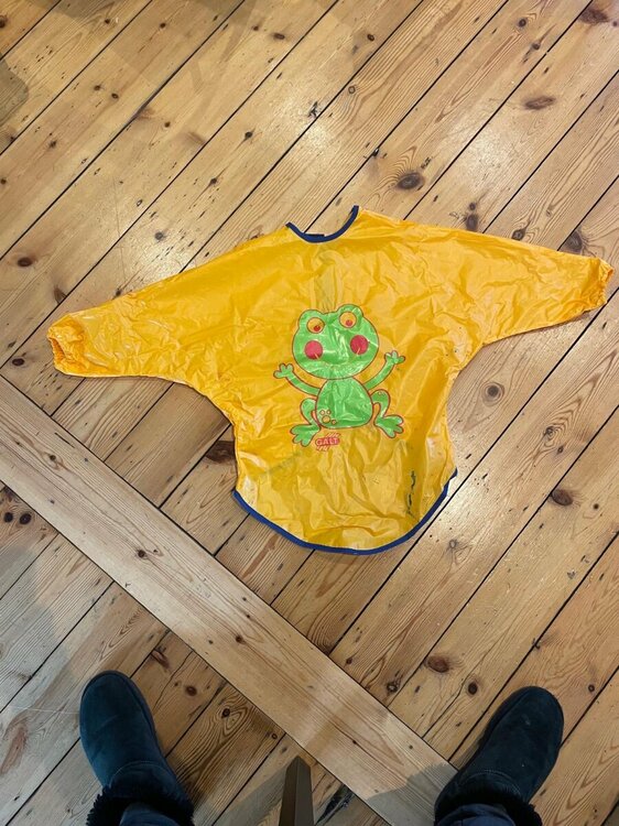 Long-sleeved artist’s smock (age 5-7) by Galt - £3 - The Family Room ...